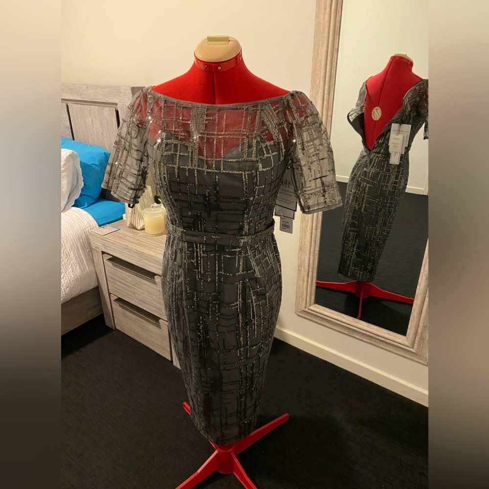 Size 6 Jadore A flattering off-the-shoulder midi dress with metallic detail - Picture 6 of 17